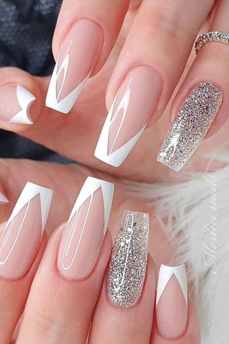 Moda Unhas francesinha com glitter