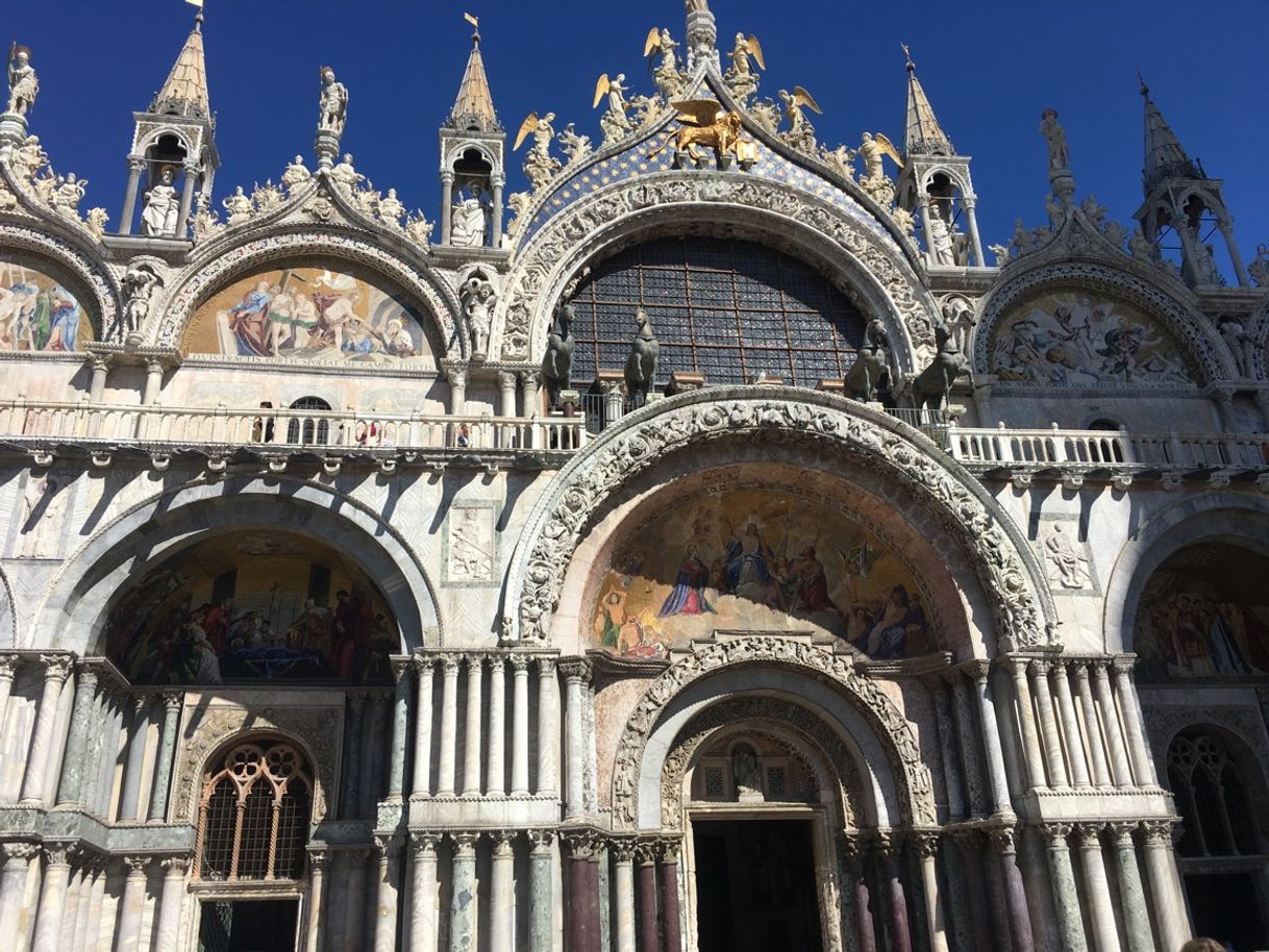 Place Venecia