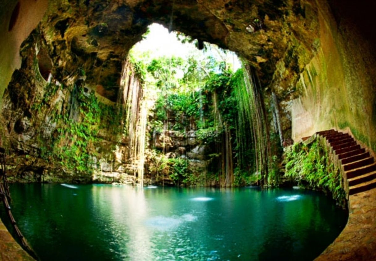 Places Cueva de Saturno