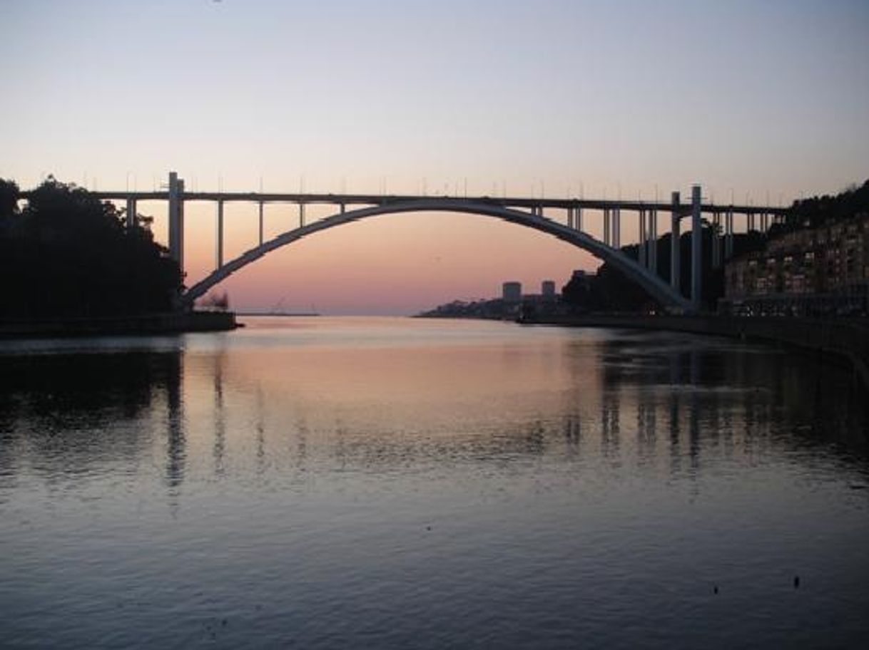 Place Ponte da Arrábida