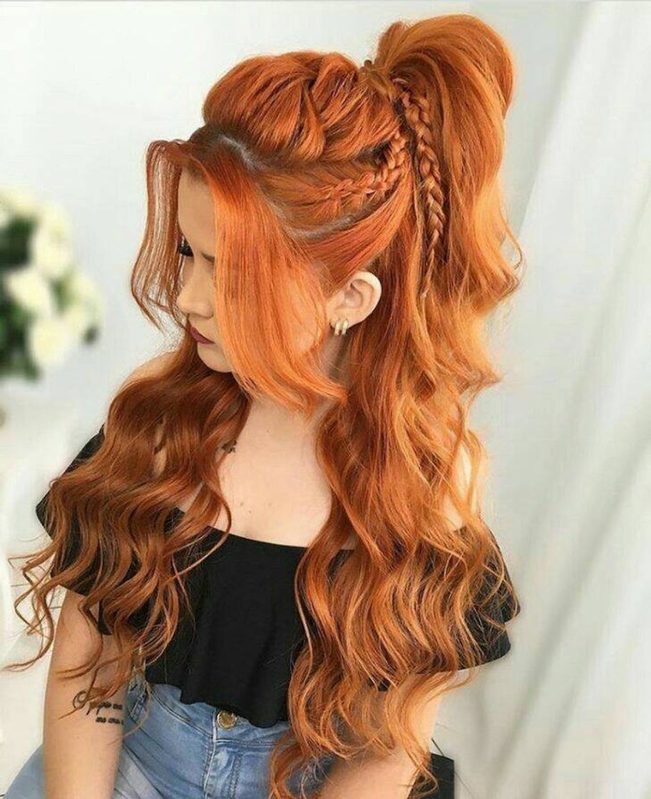 Fashion Penteado em cabelo ruivo 