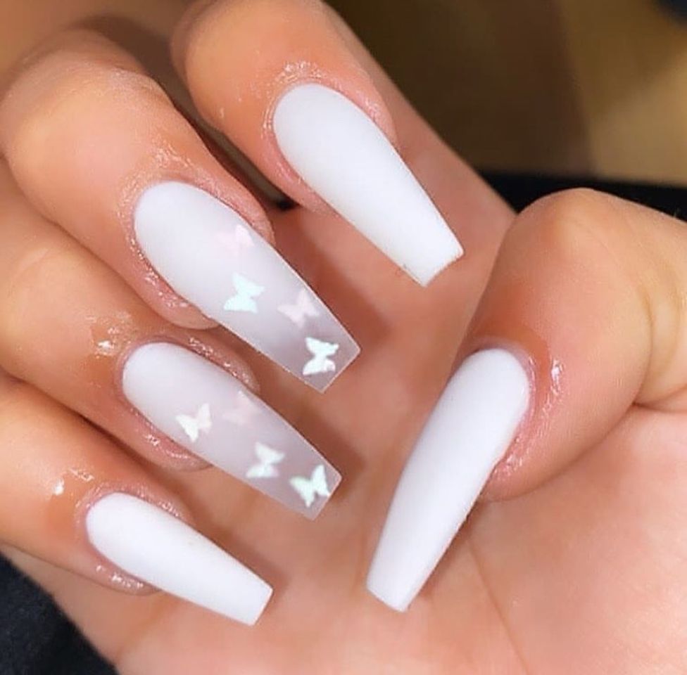 White nails🤍