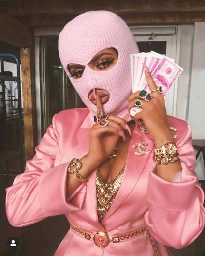 Barbie burguesa bandida princesa milionária vida de luxo