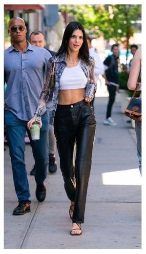 Outifts Kendall Jenner 