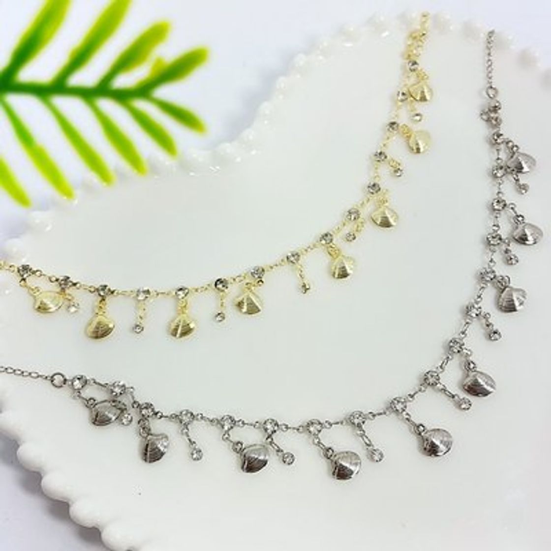 Fashion Colar choker conchinhas com strass 