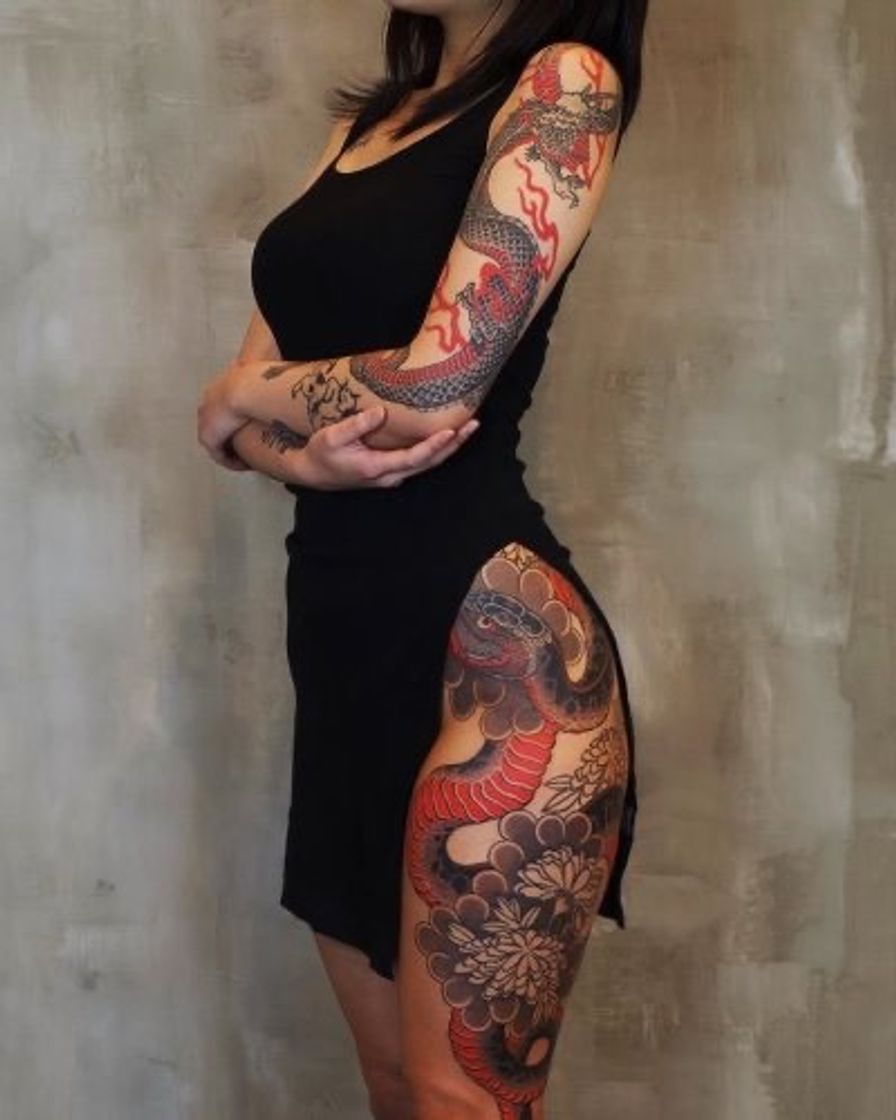 Social Tattoo Girl 