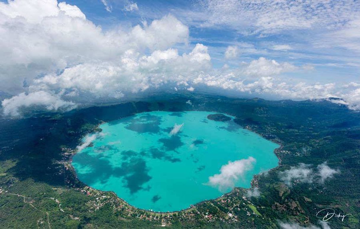 Place Lago de Coatepeque