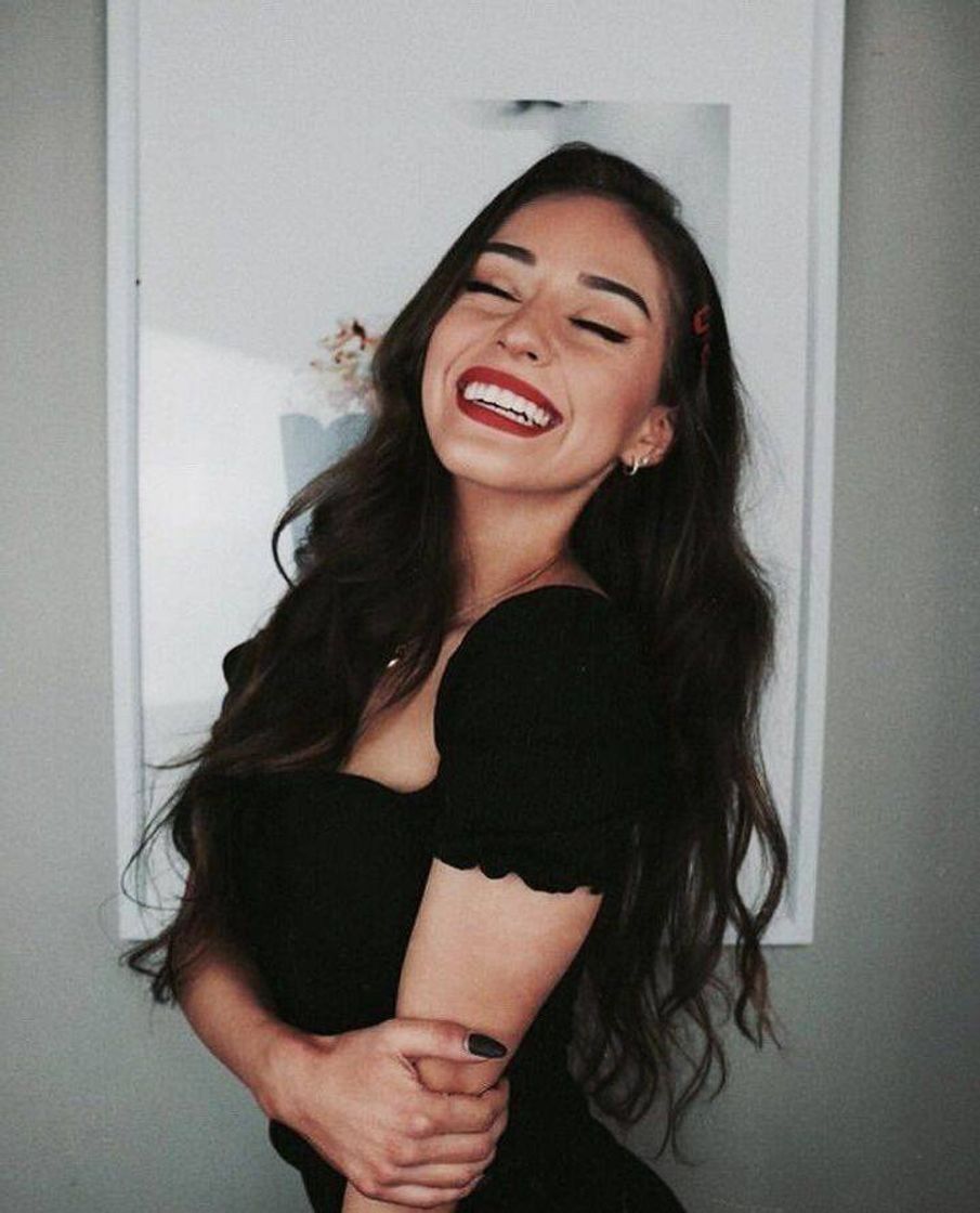 Moda Pose para foto sorrindo 