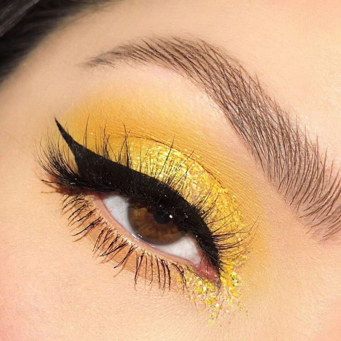 Fashion Yellow Makeup