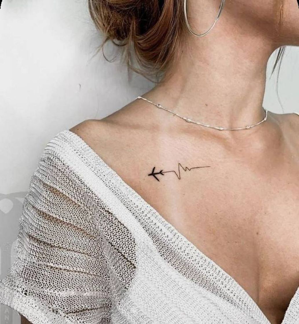 Fashion Tatuagem com traços delicados 