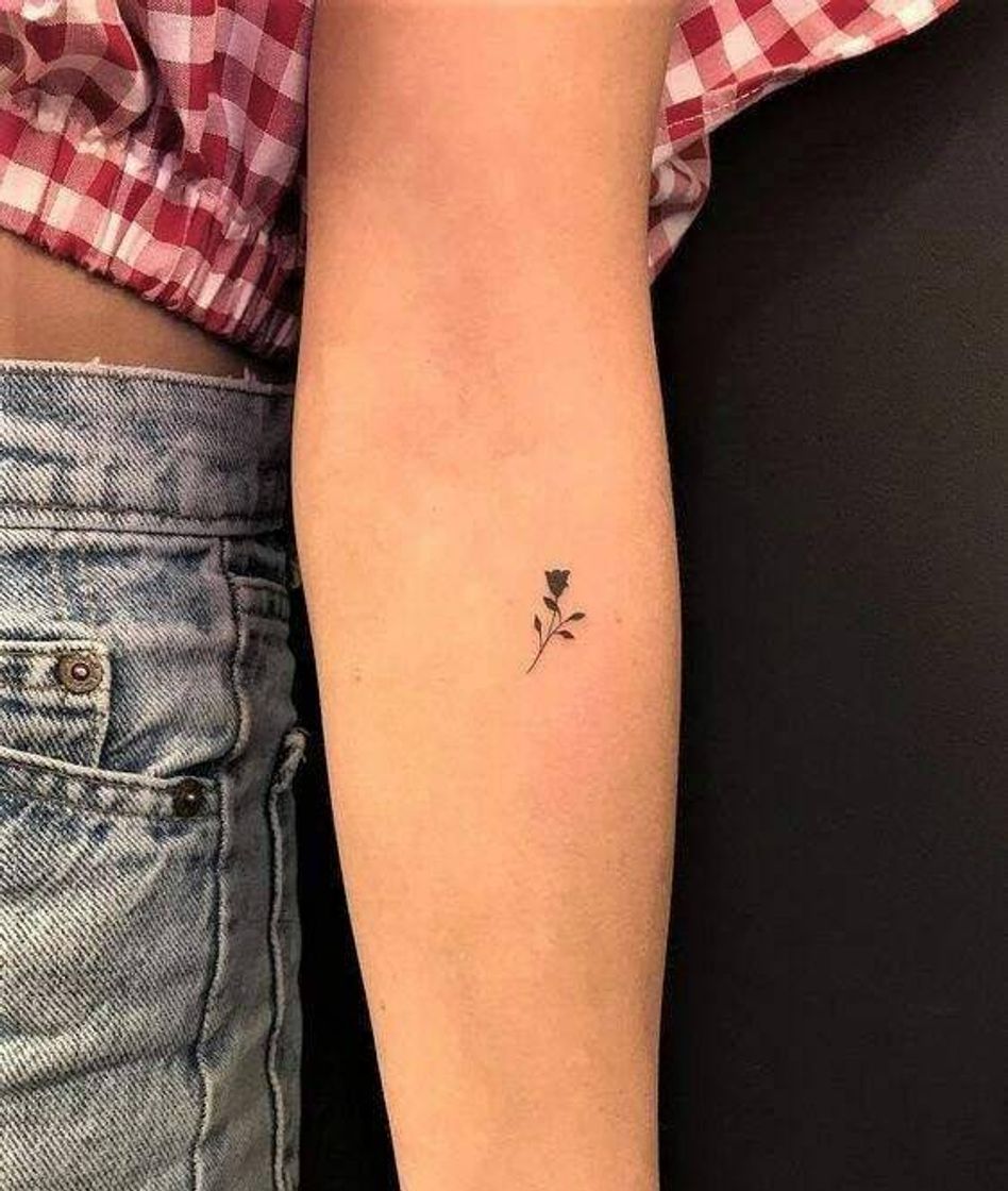 Fashion tatuagem minimalista