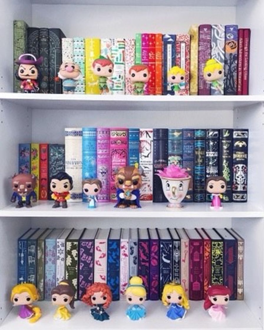 Moda Books and Funkos