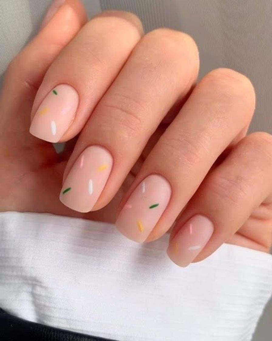 Fashion unhas minimalistas