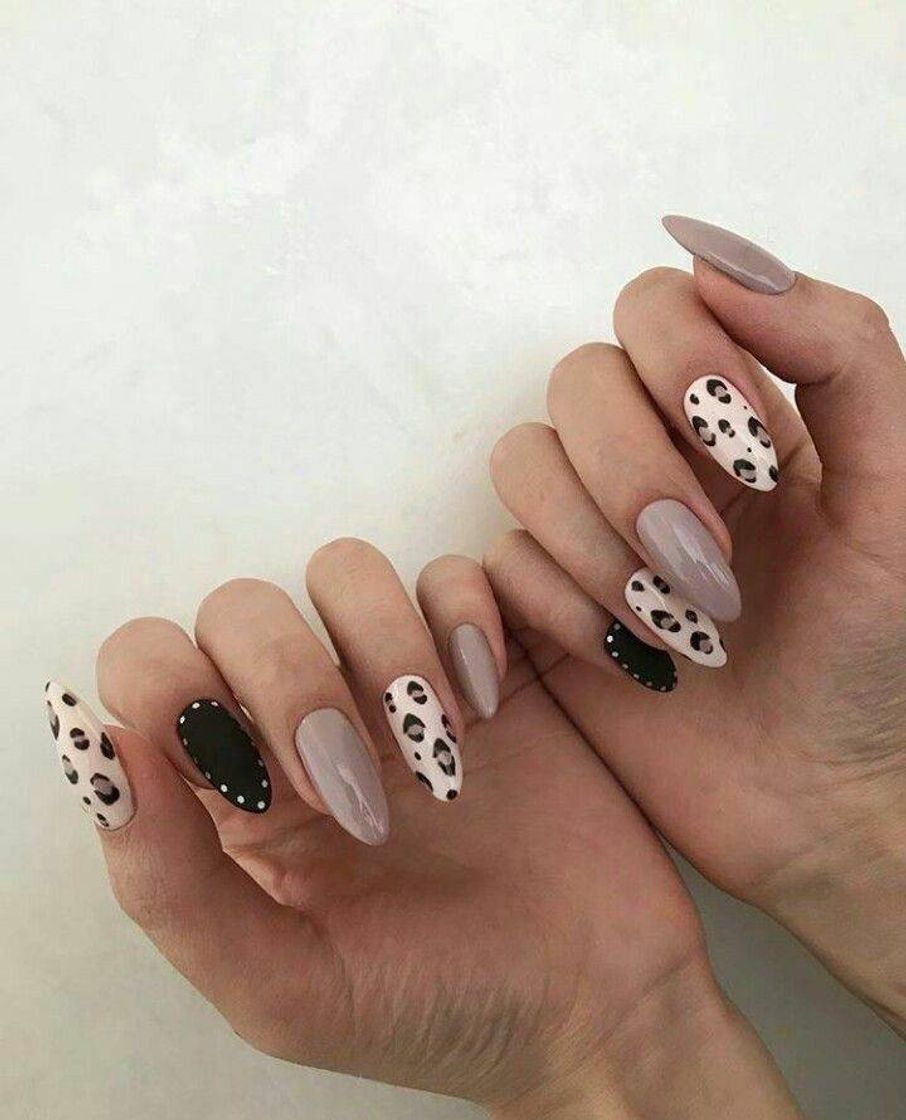 Moda nail art: animal print/oncinha com tons nudes