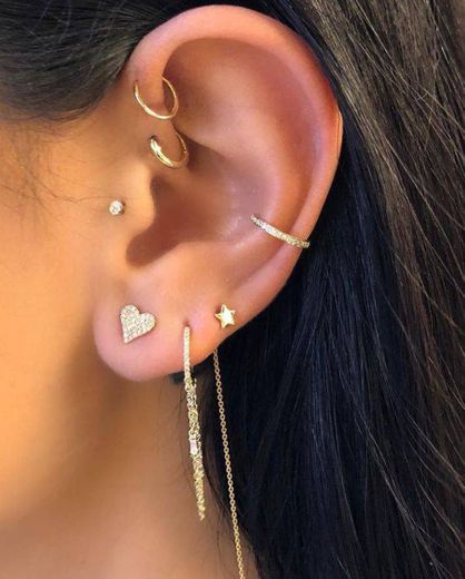 piercings douradinhos