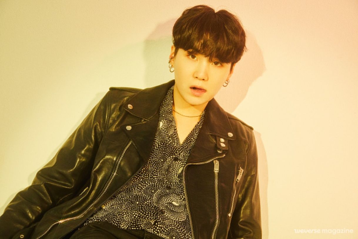 Fashion suga weverse magazine