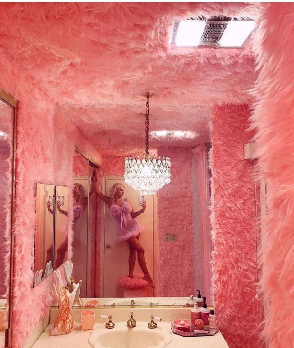 Moda Pink bathroom