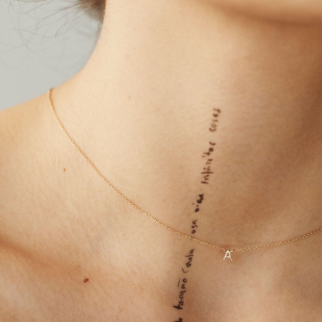 Social Collar inicial A oro