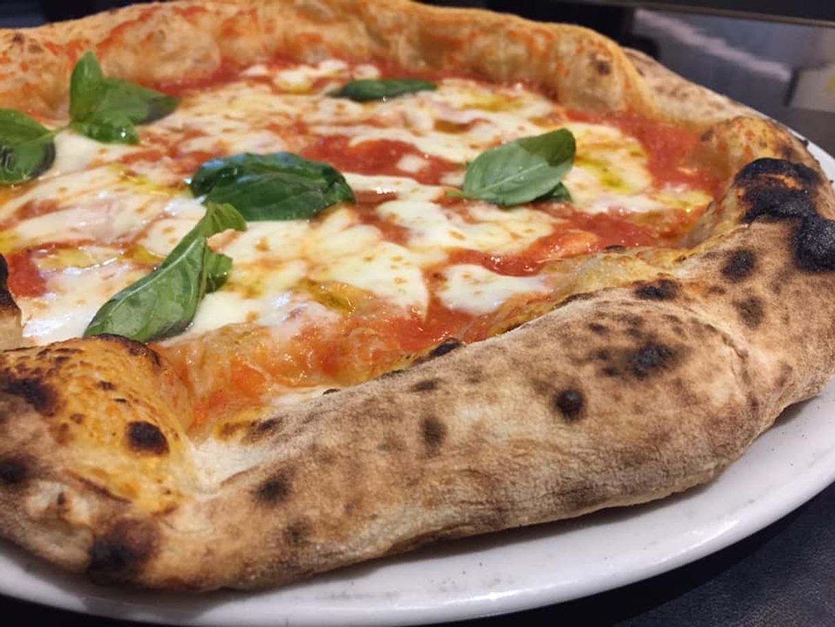 Restaurants Le Mani Pizza Napoletana