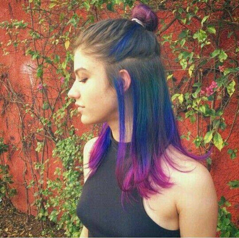 Fashion Cabelo roxo e azul