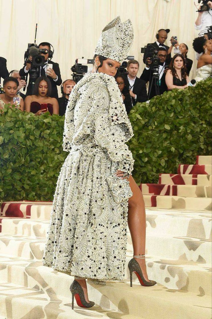 Queen R
