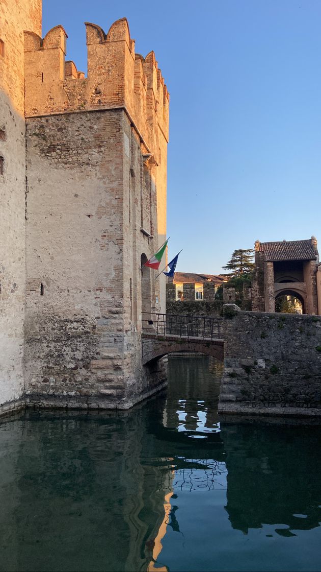 Lugar Castello Scaligero di Sirmione