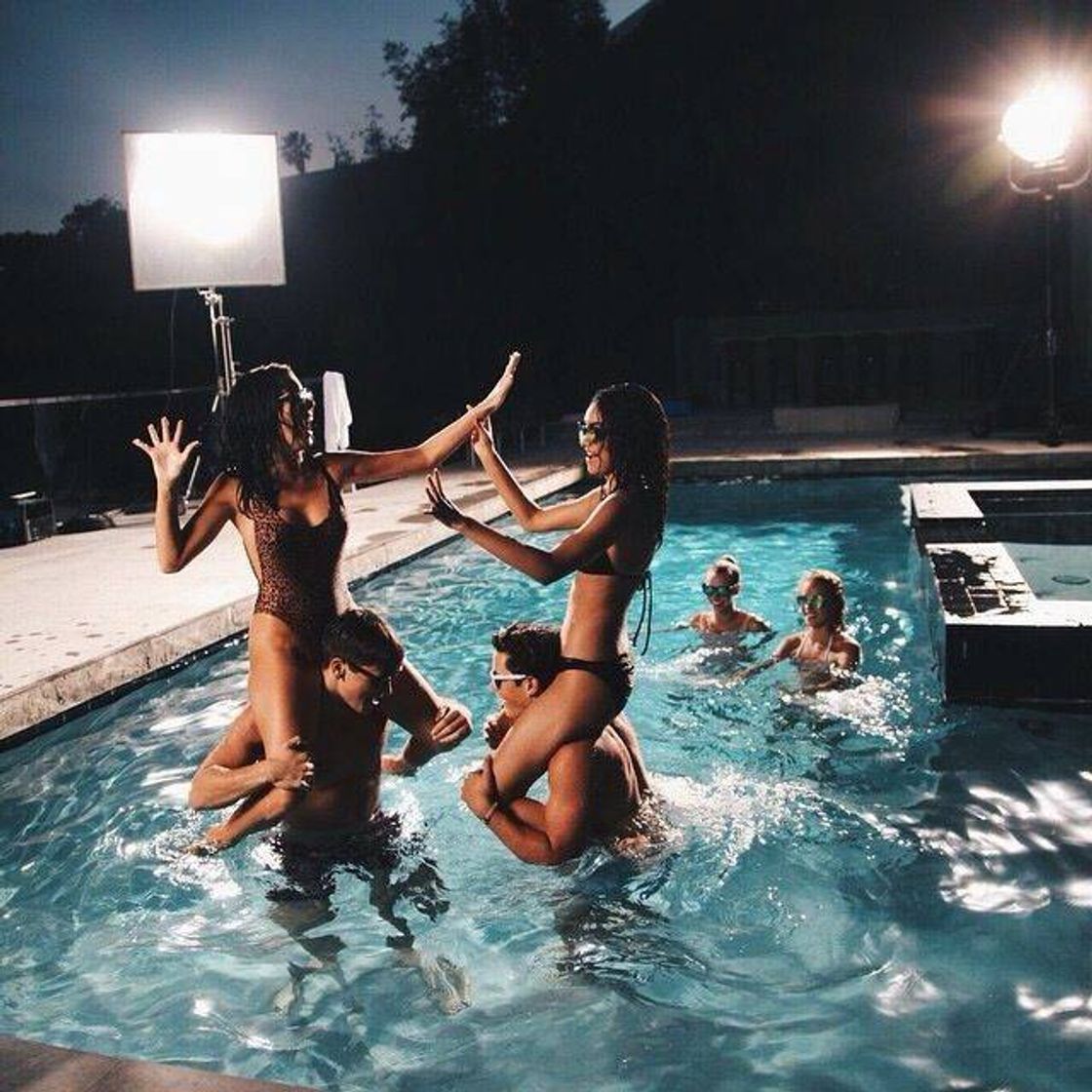 Fashion pool with friends