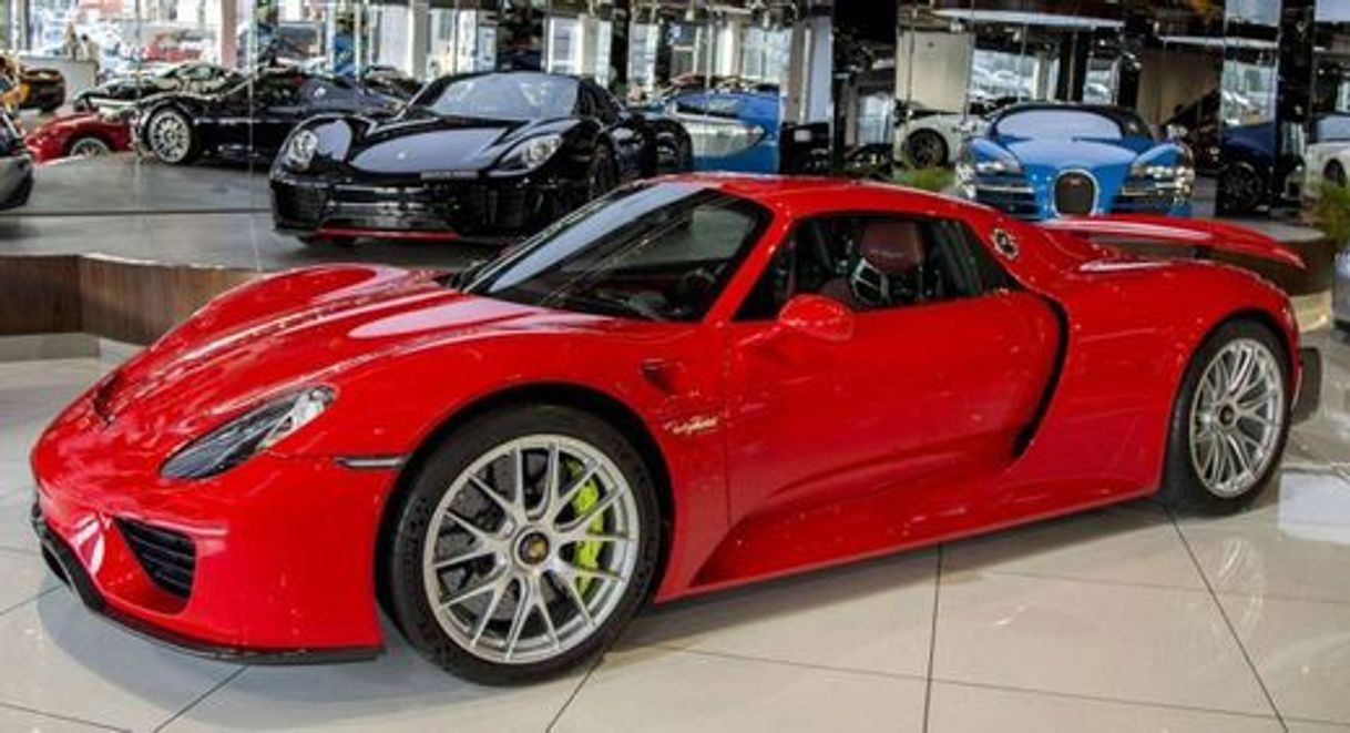 Social Porsche 918 Spyder.