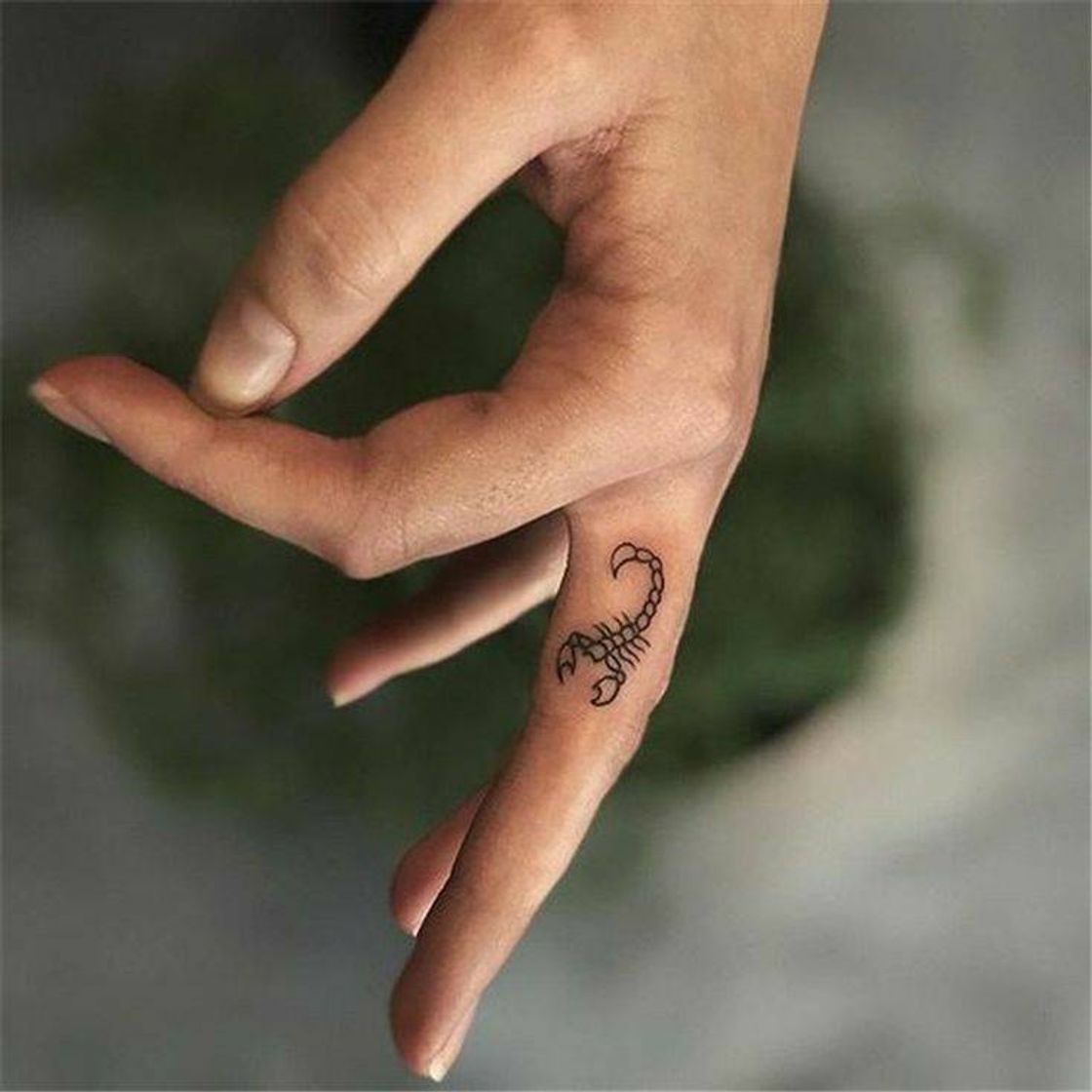 Fashion Tatuagem escorpião