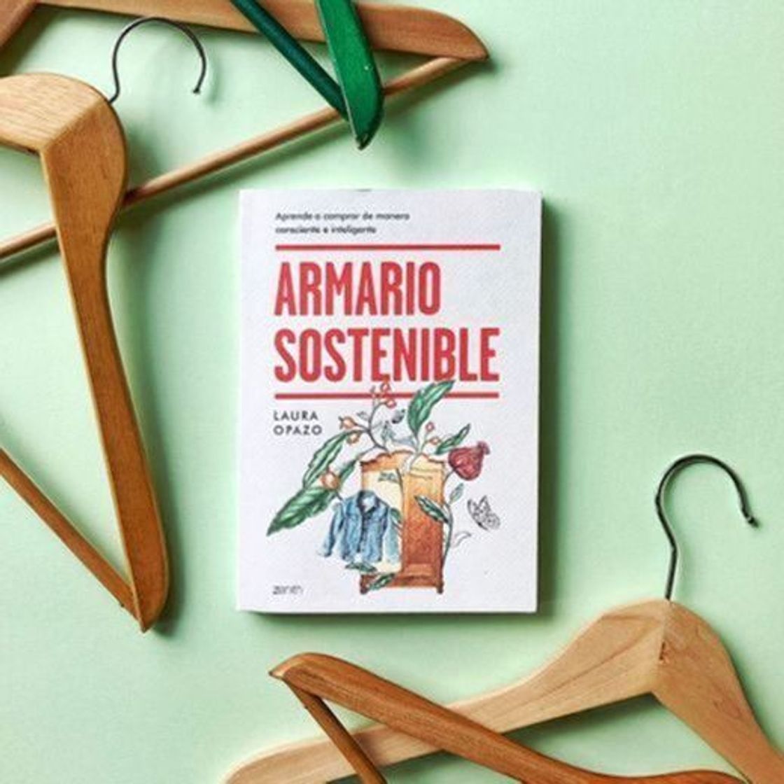 Book Armario sostenible: Aprende a comprar de manera consciente e inteligente (Tapa blanda)