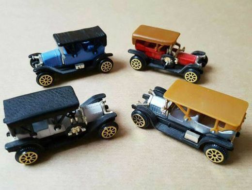 4 Vintage Cars