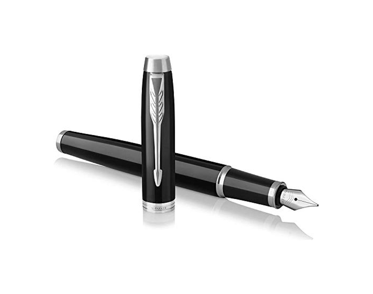 Producto Parker IM -Pluma estilográfica lacada en negro con adorno cromado, plumín mediano