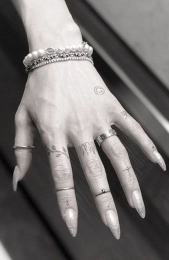 hands tattoo 