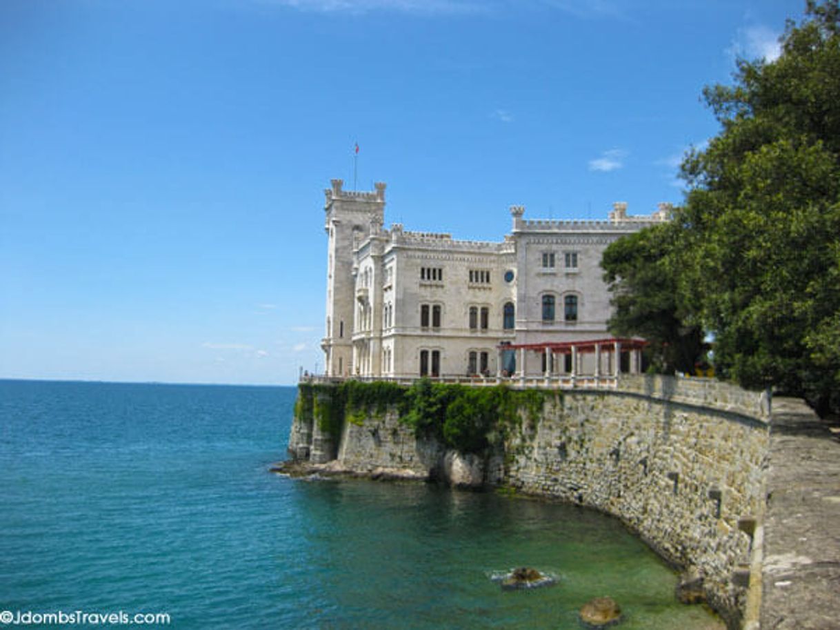 Lugar Castello di Miramare