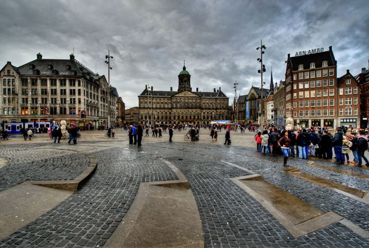 Lugar Dam Square