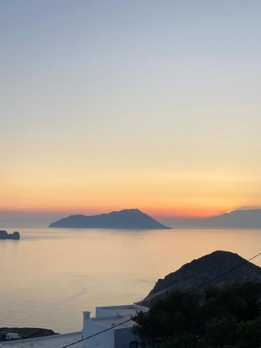 Lugar Plaka Castle (Venetian Castle of Milos)