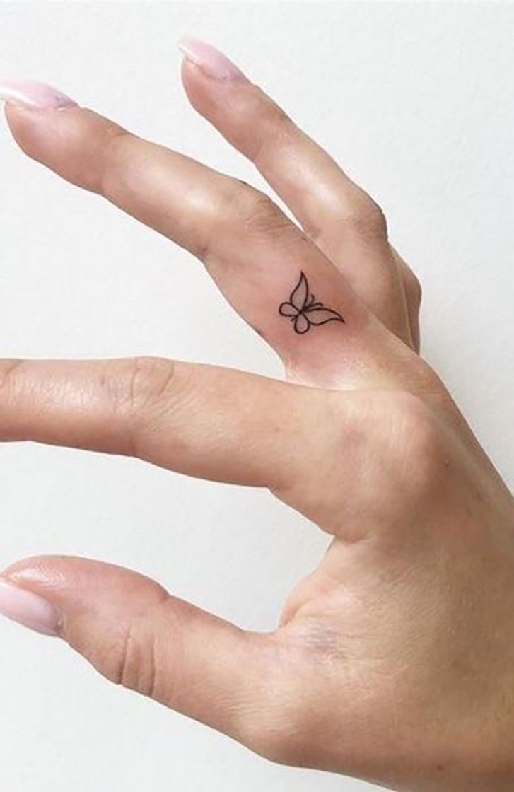 Moda tattoo minimalista 