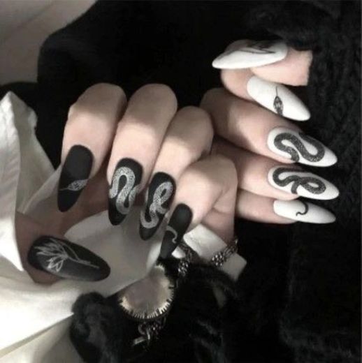 gothic nails 