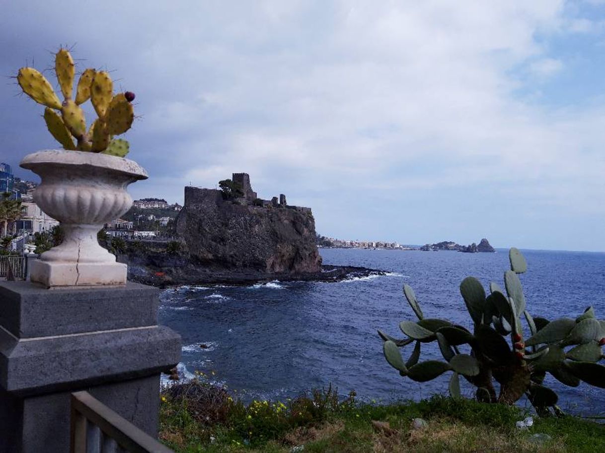 Lugar Aci Castello