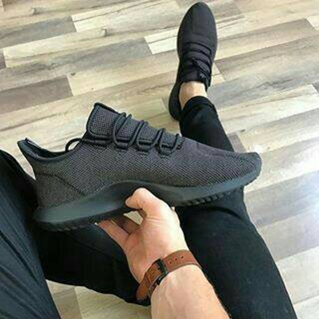 Moda Adidas Tubular preta