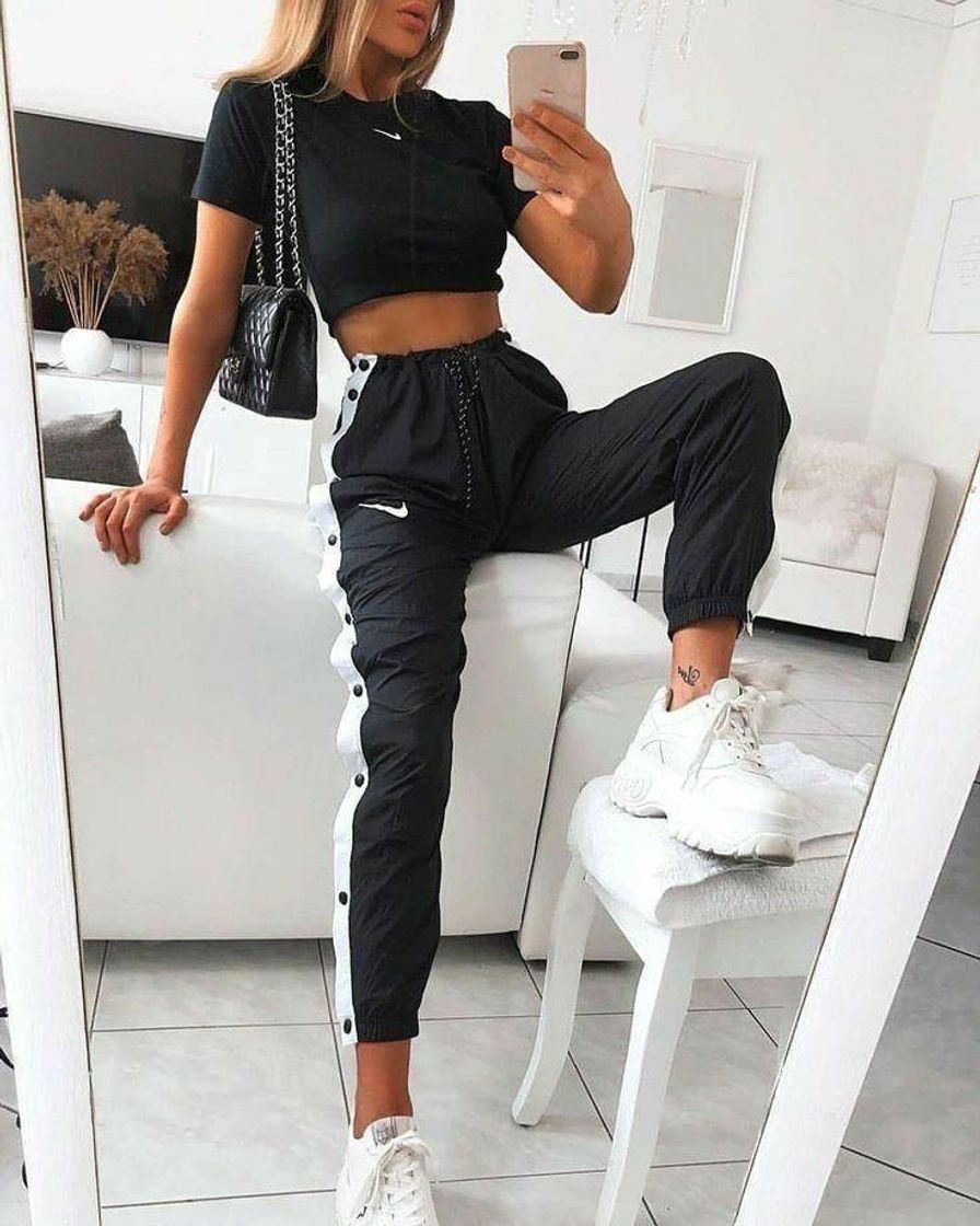 Social Roupa negra 