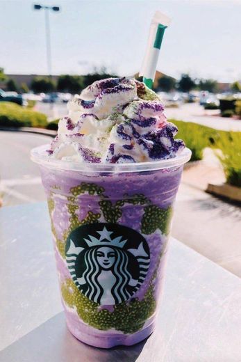The Starbucks Witch's Brew Frappuccino Is Here, and Oh My God ...
