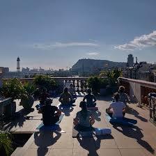 Sesión de Yoga en un Rooftop