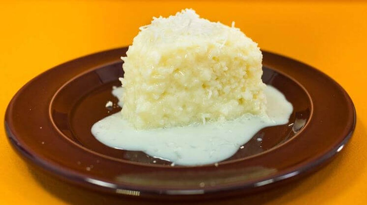 Social Bolo de tapioca com calda de 4 leites