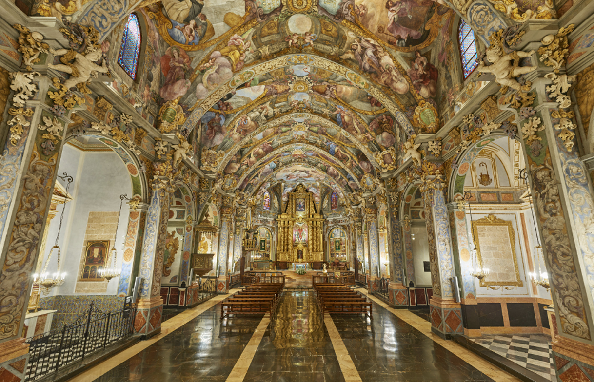 Fashion Los lunes, a San Nicolás: la iglesia de los favores divinos