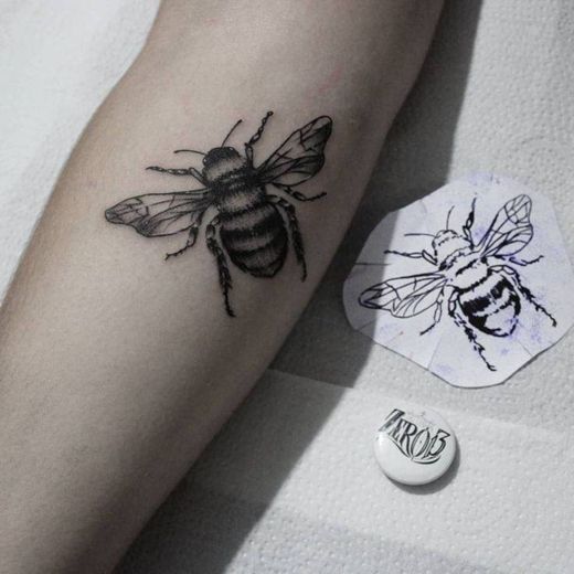 tattoo de abelha