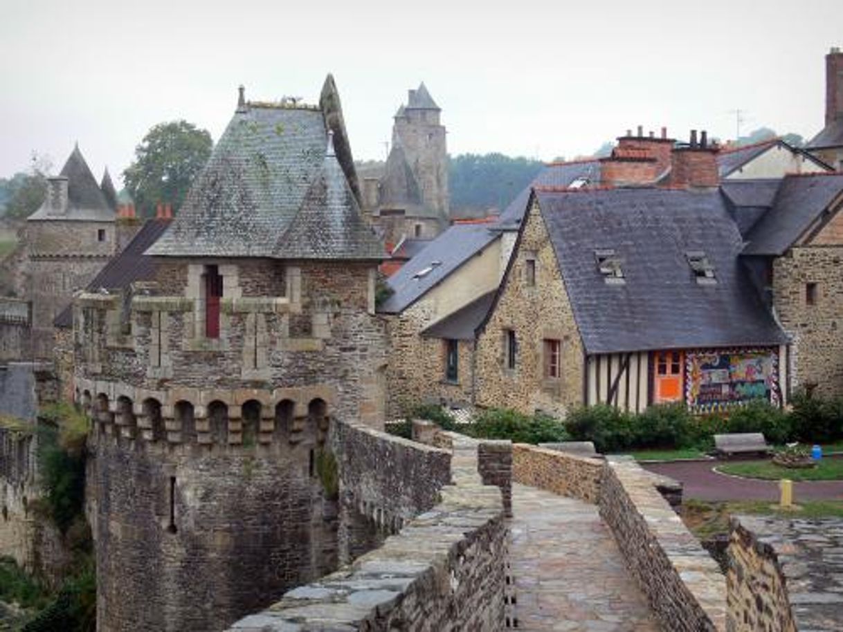 Places Fougères