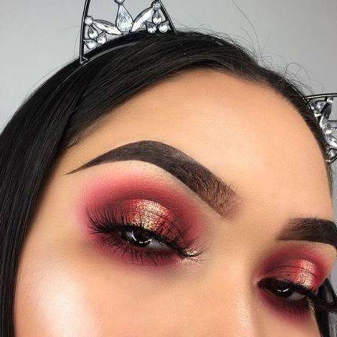 Fashion Red makeup