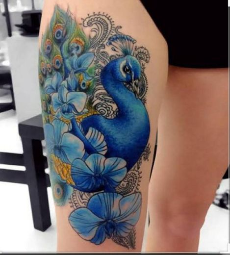 Tatuagem de pavão em aquarela 😍