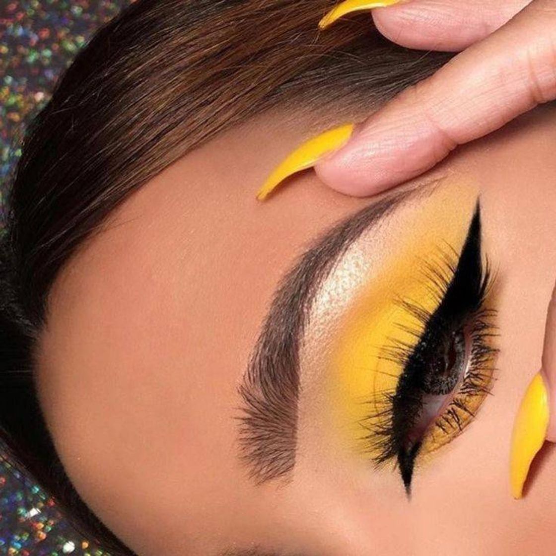 Fashion Yellow eyes